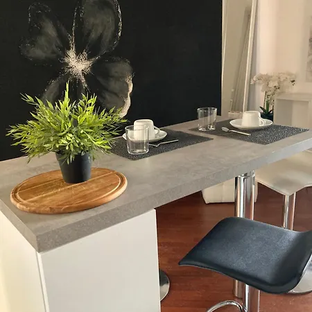 Apartman Rossini 7 *